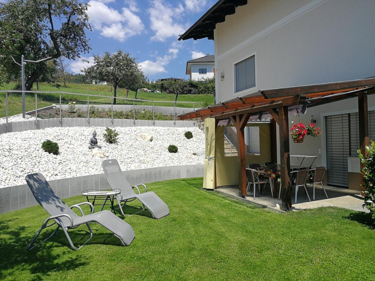 Ferienwohnungen Oranhof Velden am Woerthersee Exterior photo