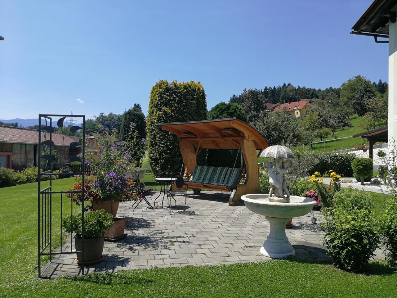 Ferienwohnungen Oranhof Velden am Woerthersee Exterior photo